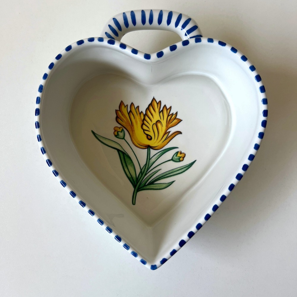 Roma Al Fresco Heart Shaped Ceramic Bowl Dish Floral Blue Trim Japan Ardens